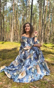  Sukienka EMILIA w kwiaty  